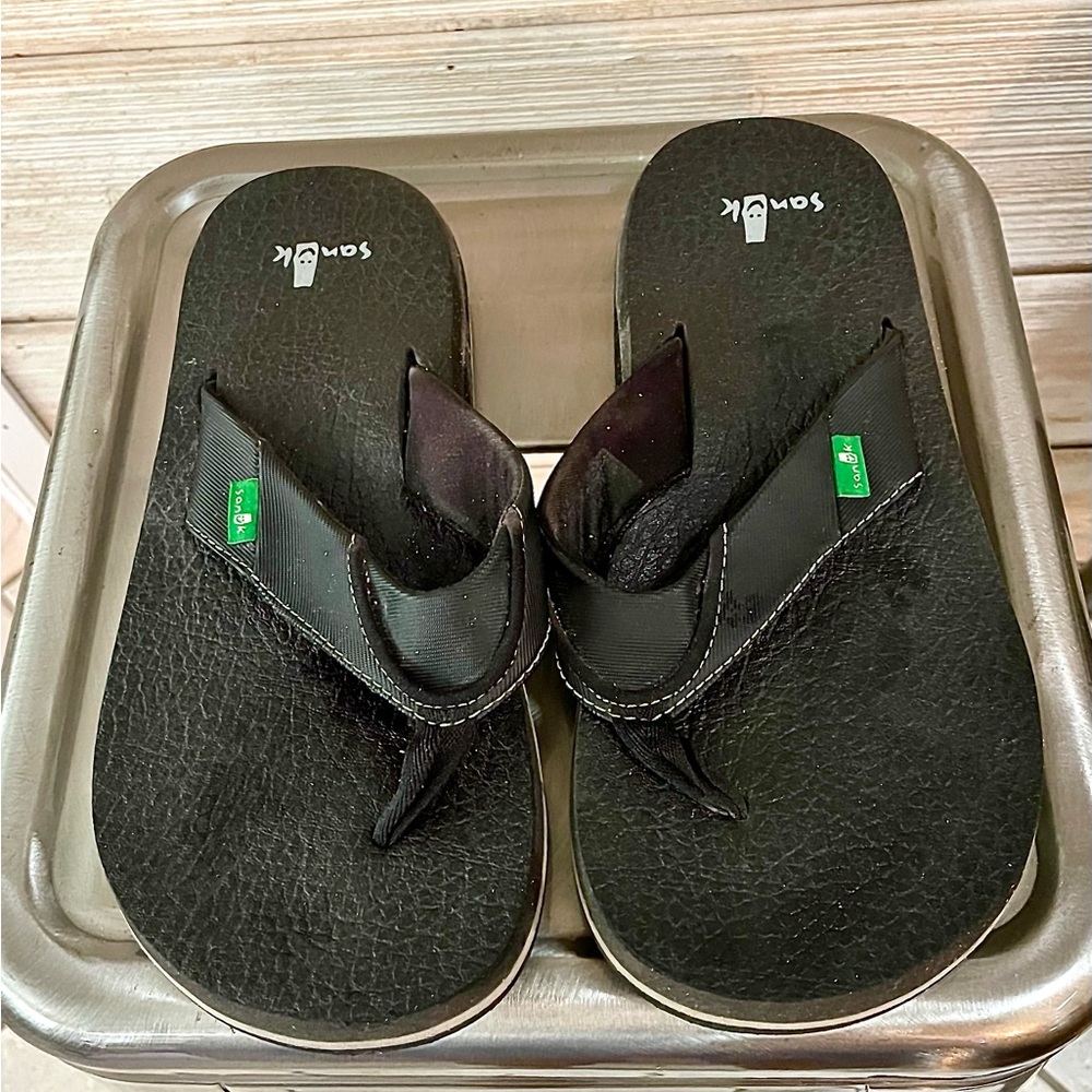 Men’s Sanuk beer cozy’s